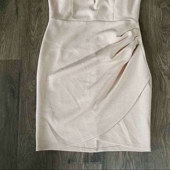 Trac blush deep v off the shoulder cocktail dress - Picture 3 of 5